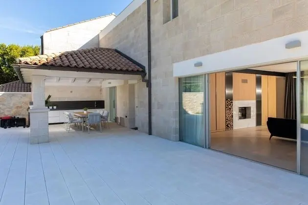 Villa, Sigara İçilebilir