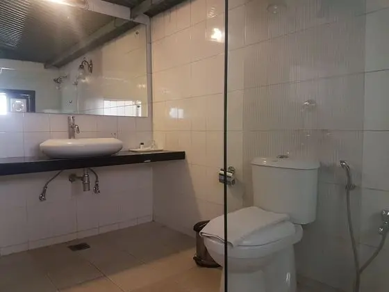 Luxury Tek Büyük Yataklı Oda, 1 En Büyük (King) Boy Yatak, Bahçe Manzaralı, Bahçeli