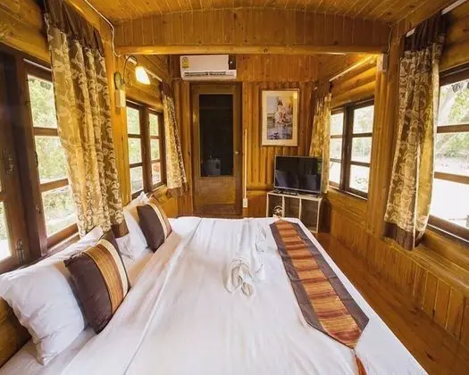 Deluxe Double Room with River View