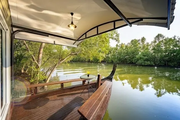 Deluxe Double Room with River View