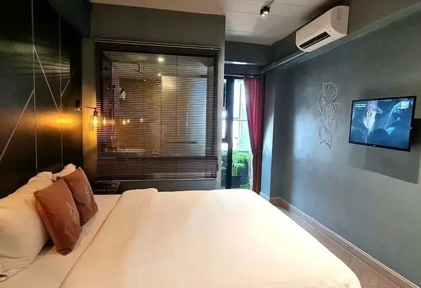 Delta Executive (King Bed)