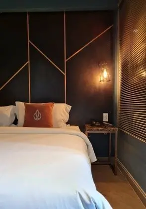 Delta Executive (King Bed)