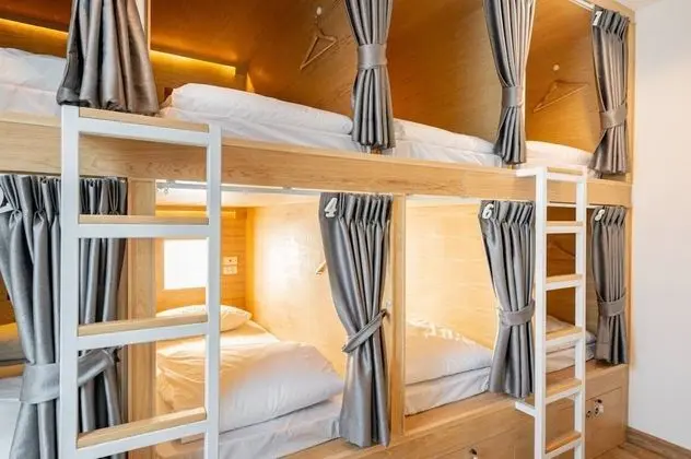 Dormitory Room with 4 Bunk Beds (8 persons)