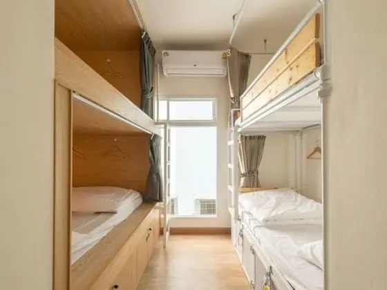 Dormitory Room with Queen Size Bunk Bed (4 persons)