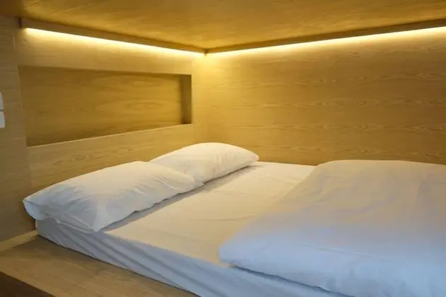 Single Bed Mixed Dormitory