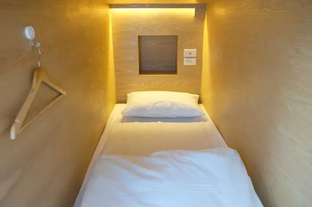 Single Bed Mixed Dormitory
