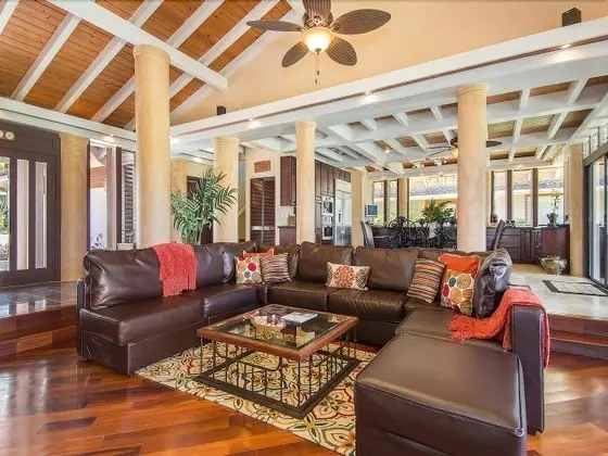 Ev, Birden Çok Yatak (Rate Elegant home with hot tub and po)