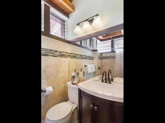 Ev, Birden Çok Yatak (Rate Elegant home with hot tub and po)