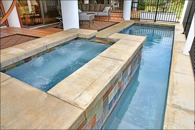 Ev, Birden Çok Yatak (Rate Elegant home with hot tub and po)