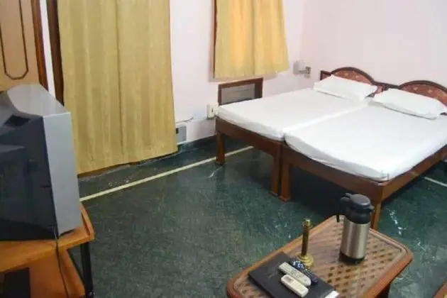 Semi Deluxe Room