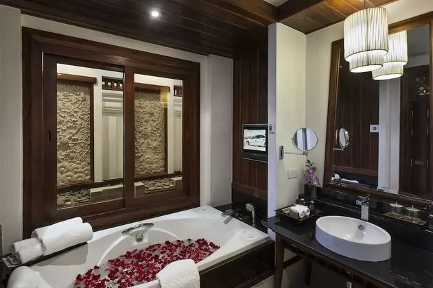 Deluxe Riverside