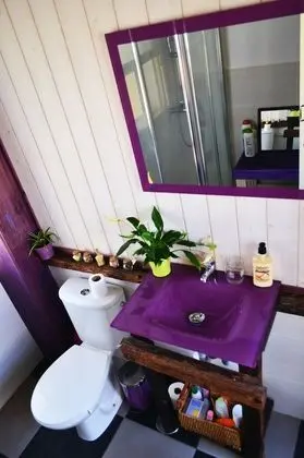 Tek Büyük Yataklı Oda, Ortak Banyo