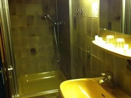 Tek Büyük Yataklı Oda, Özel Banyo