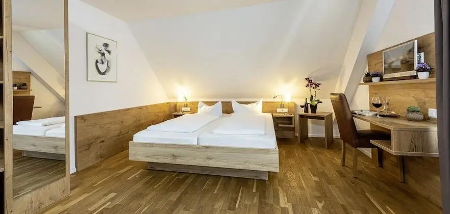 Standard Tek Büyük Yataklı Oda