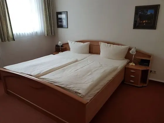 Tek Büyük Yataklı Oda