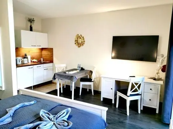 Basic Stüdyo, Dağ Manzaralı, Yamaçta