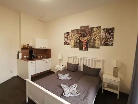 Basic Stüdyo, Dağ Manzaralı, Yamaçta