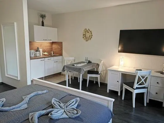 Basic Stüdyo, Dağ Manzaralı, Yamaçta