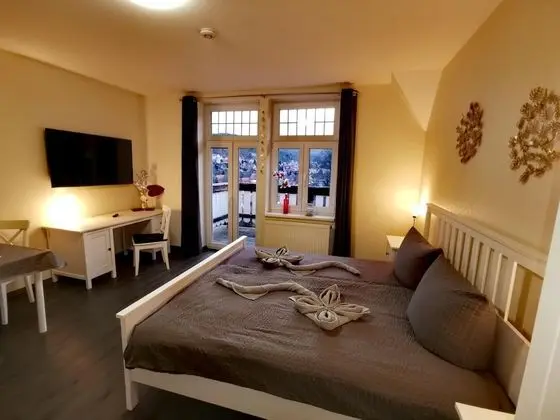 Basic Stüdyo, Dağ Manzaralı, Yamaçta