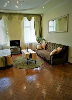 Apart Daire (1 Room on  Rynok Sq., 16)