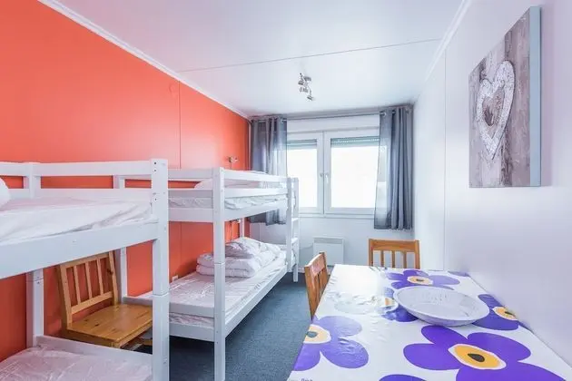 Dört Kişilik Oda, Ortak Banyo, Ek Bina (Included bed linen and towels)