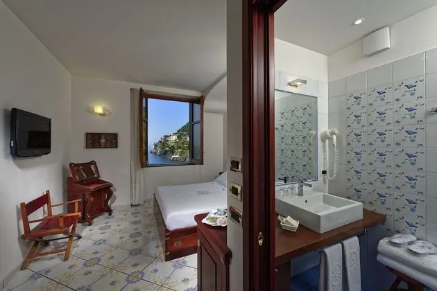 Comfort Tek Büyük veya İki Ayrı Yataklı Oda, Deniz Manzaralı