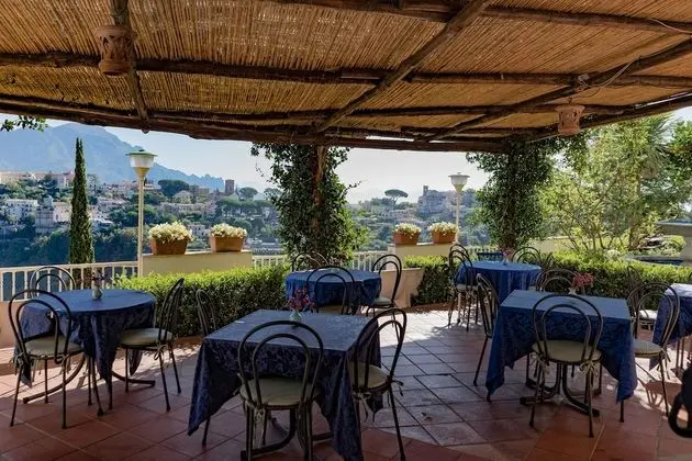 Tek Büyük Yataklı Oda, Balkon, Şehir Manzaralı
