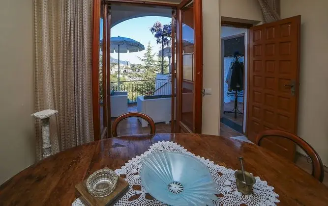 Tek Büyük Yataklı Oda, Balkon, Şehir Manzaralı