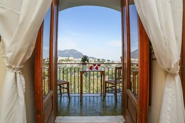 Tek Büyük Yataklı Oda, Balkon, Şehir Manzaralı