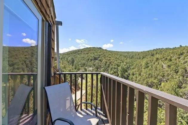 Ev (Raven Hill - Stunning Views from Thre)