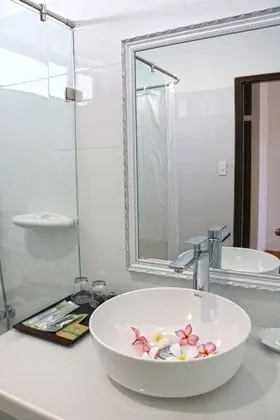Bungalov, Denize Sıfır (Sunny)