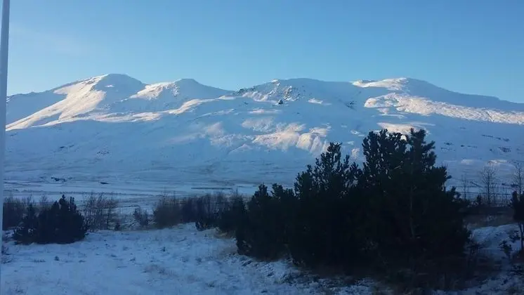 Üç Kişilik Oda, Ortak Banyo