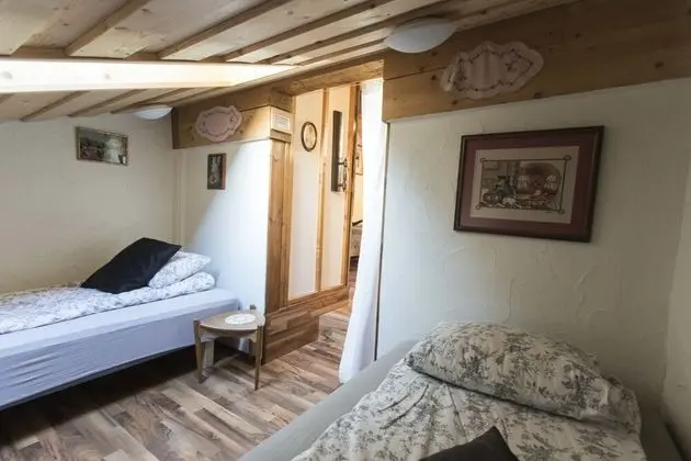 Dört Kişilik Oda, Ortak Banyo