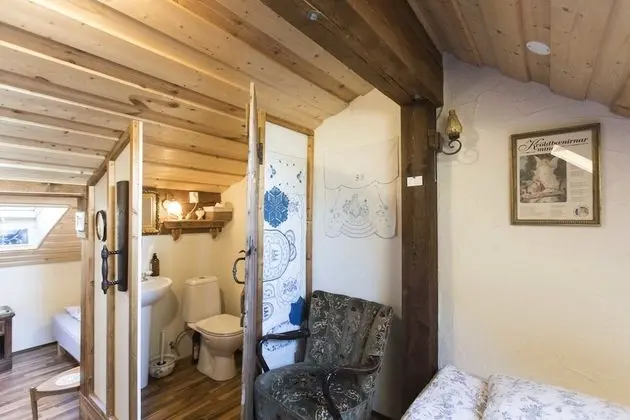 Dört Kişilik Oda, Ortak Banyo