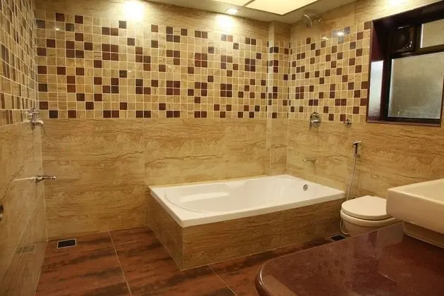 Premium Oda, 1 Büyük (Queen) Boy Yatak, Sigara İçilebilir, Havuz Manzaralı