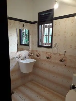 Üç Kişilik Oda, Deniz Manzaralı
