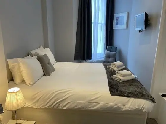 Standard Tek Büyük Yataklı Oda, Banyolu/Duşlu