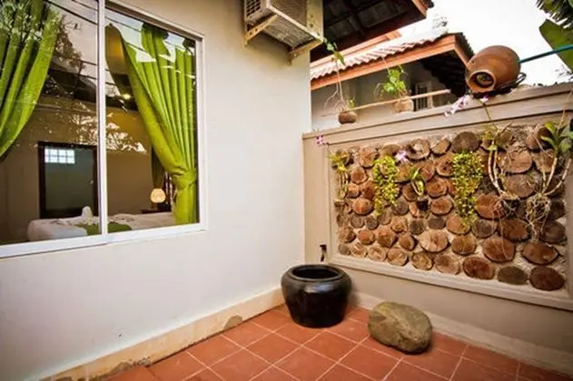 Executive Suite - Pool View