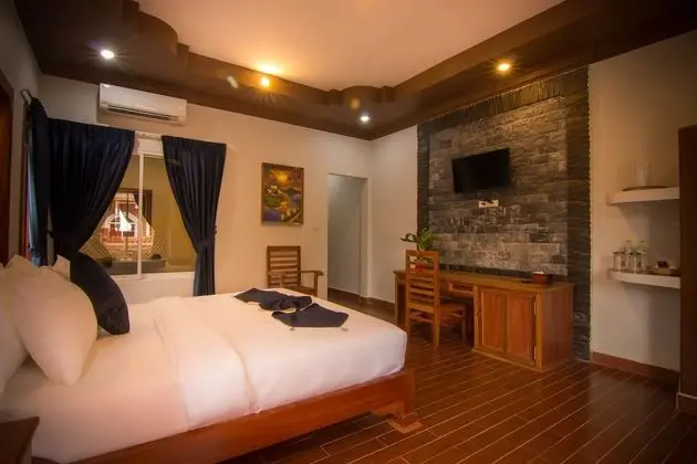 Executive Suite - Pool View
