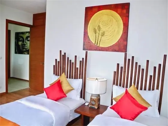 Villa, 4 Yatak Odası, Havuz Kenarı