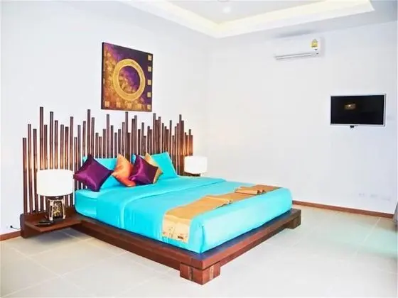 Villa, 4 Yatak Odası, Havuz Kenarı