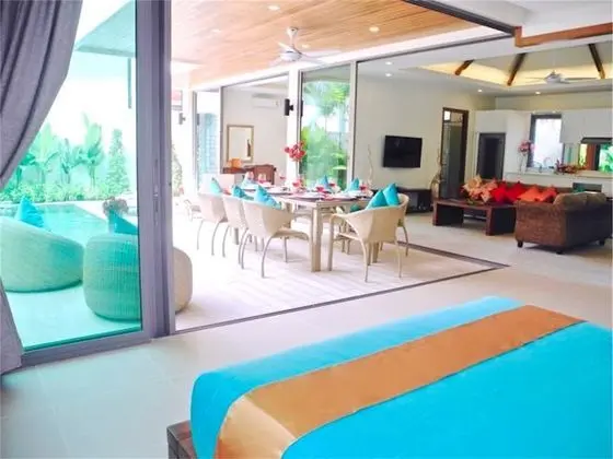 Villa, 4 Yatak Odası, Havuz Kenarı