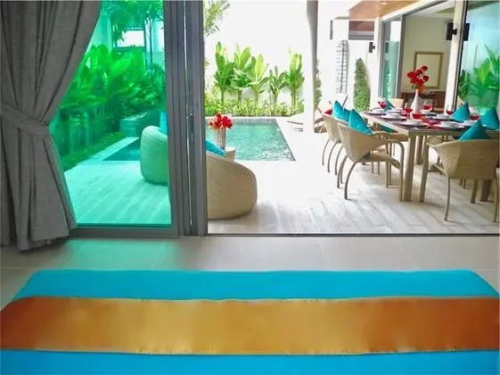 Villa, 4 Yatak Odası, Havuz Kenarı