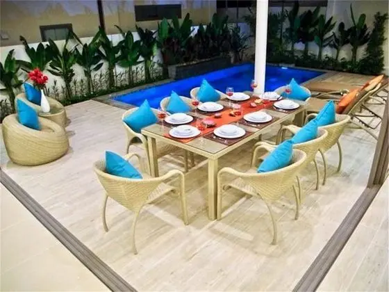 Villa, 4 Yatak Odası, Havuz Kenarı