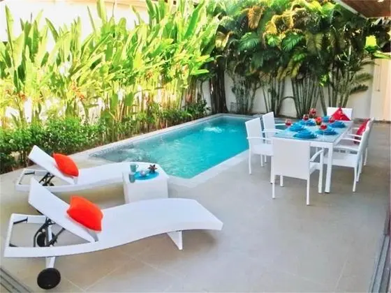 Villa, 2 Yatak Odası, Havuz Kenarı