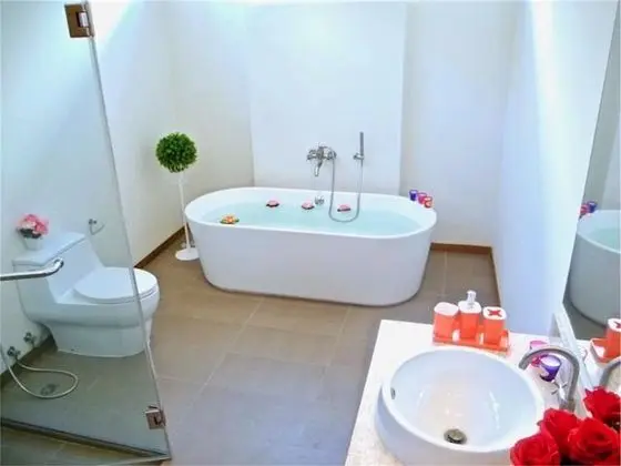 Villa, 2 Yatak Odası, Havuz Kenarı