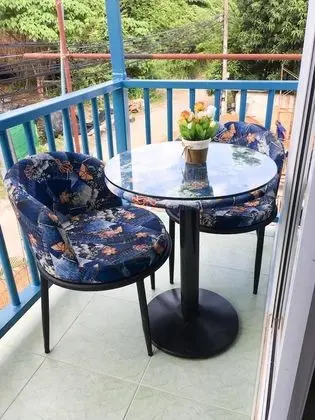 Apartment for 4 Adults with Private Bathroom