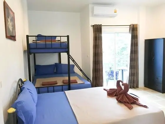 Apartment for 5 Adults with Private Bathroom