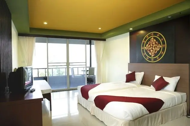 Lake View Room