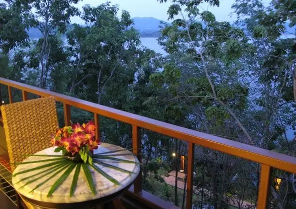 Lake View Room